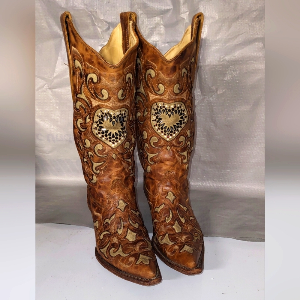 Corral Boots Women's Sand Maipo Crystal Heart Pointed Toe Cowgirl Boots …